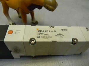 SMC VQ4101-5 Valve sol VQ4000 VALVE SOL 4/5-PORT Lot of 2