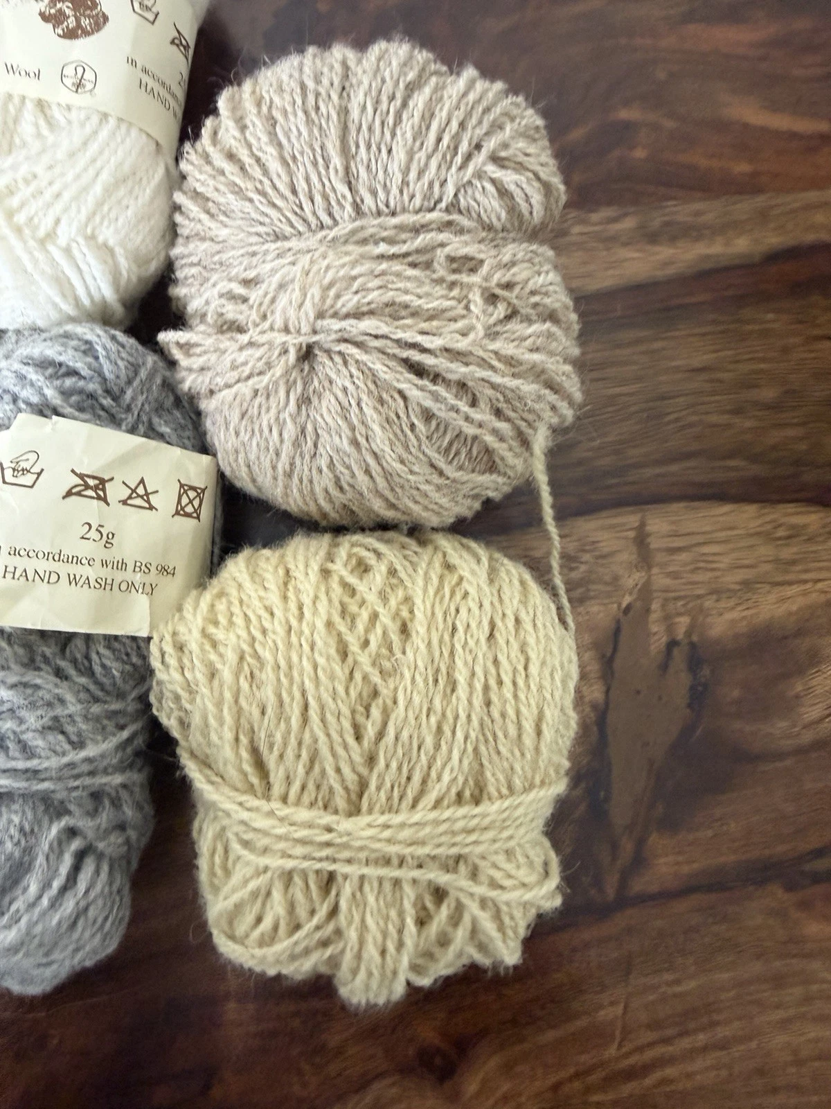 Jamieson & Smith Shetland Wool Yarn 2 Ply Jumper 4 Grey 2 Ivory 2 No Label - product detail image 5