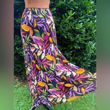 Vintage Floral Maxi Skirt: Y2K/Tropical/Feminine/Bohemian/Dopamine/Romantic