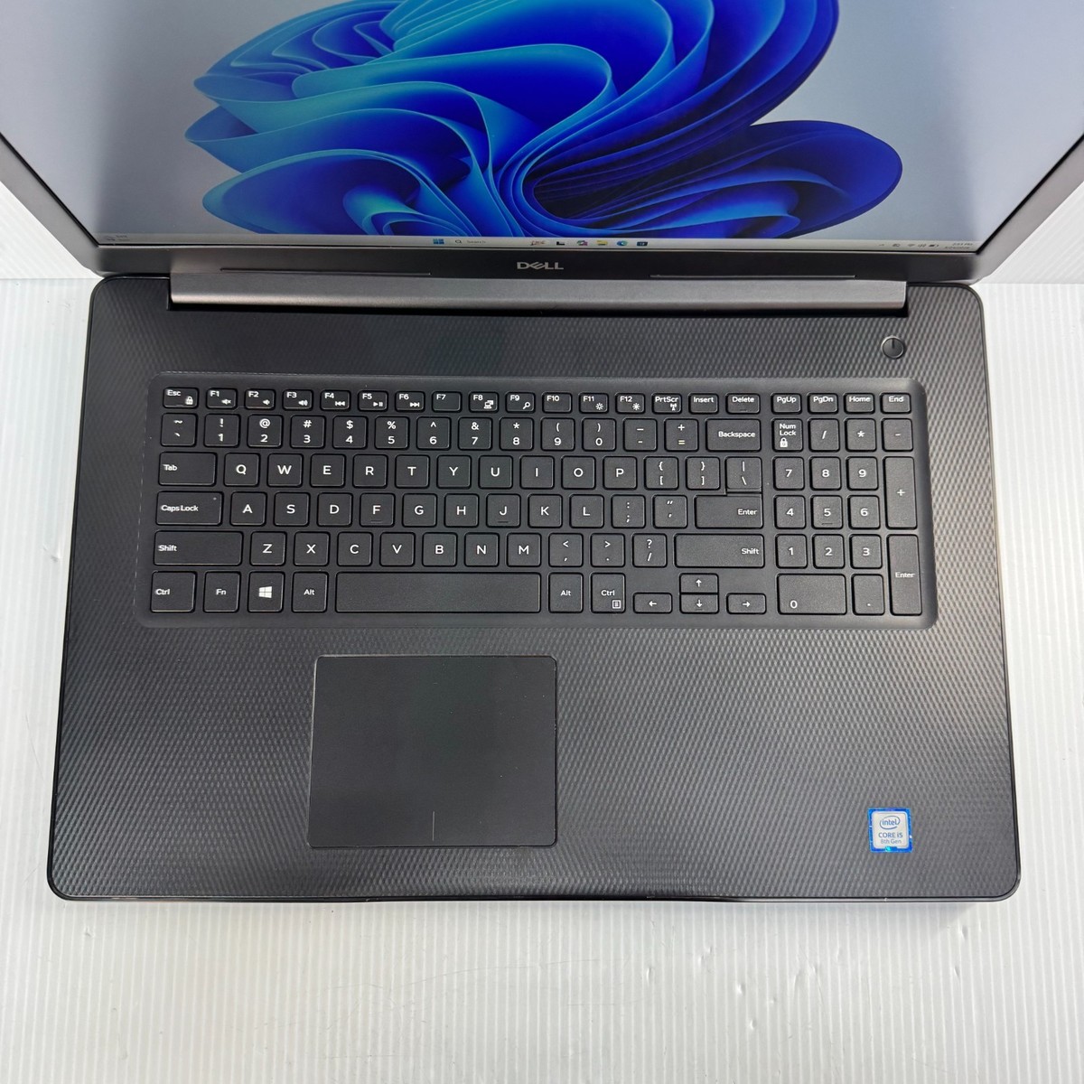 Dell Inspiron 3780 i5-8265U 17.3