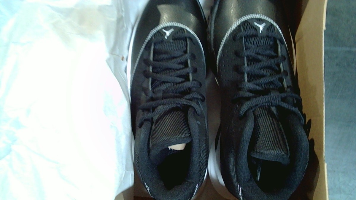 Jordan Court Vision 99 Black/White Sz 7Y | eBay