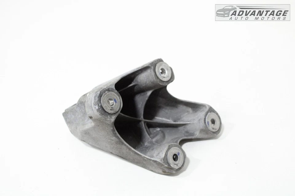 Cadillac ATS 2013-18 2,0 L AWD soporte de montaje del motor delantero izquierdo soporte OEM Foto 3 de 4