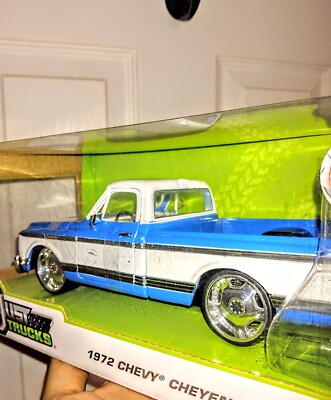 Jada Toy Just Trucks 1:24 Scale 1972 Chevy Cheyenne Model Sky Blue