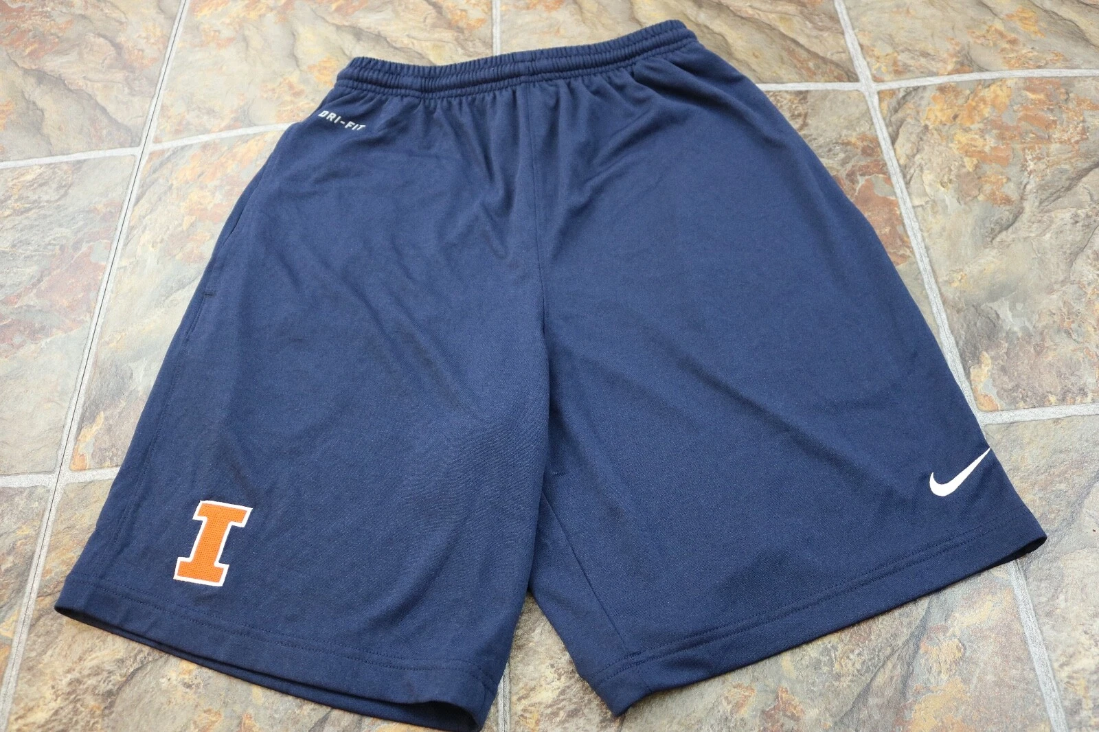 VERY RARE Nike UI University Of Illinois Casual Shorts Navy Blue