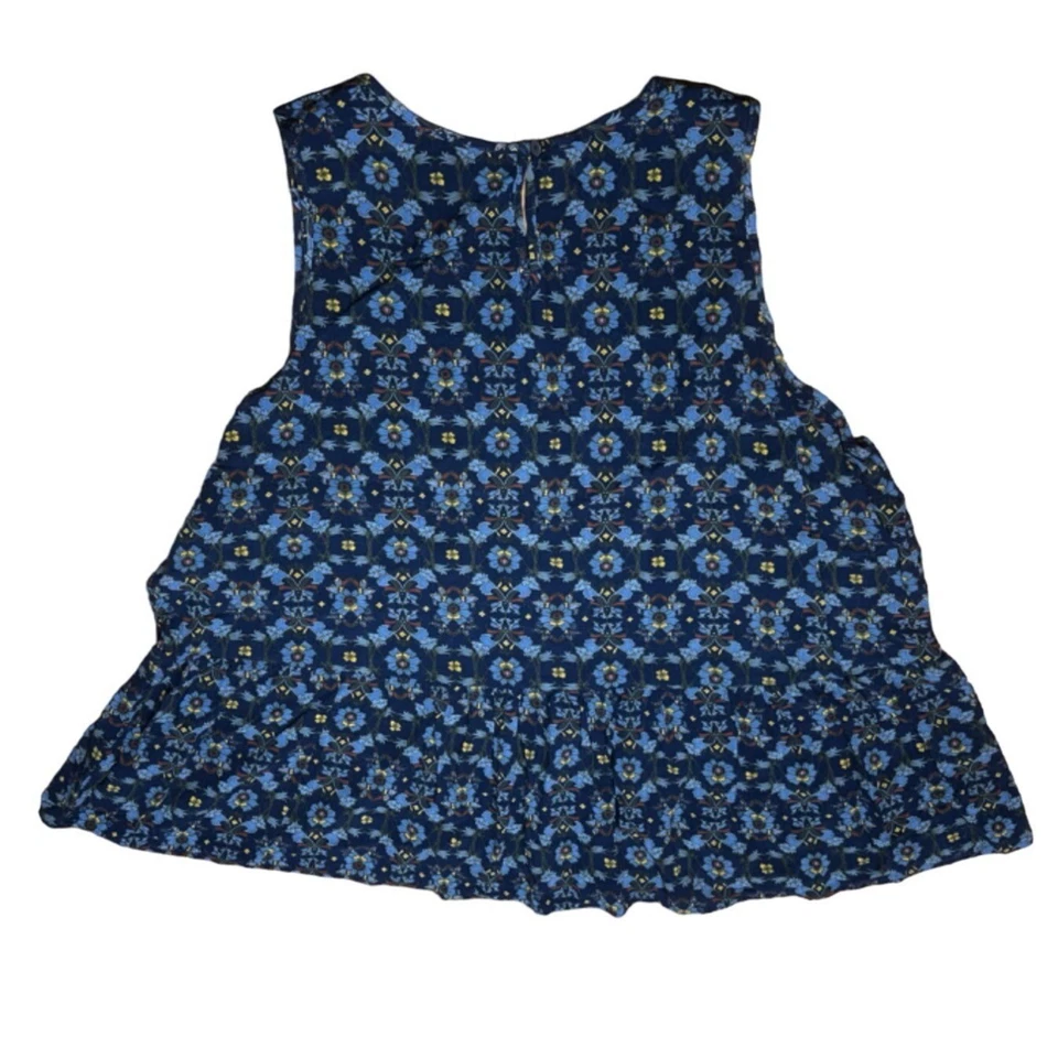 Top sin mangas floral peplum de Falls Creek patrón azul talla 1X Foto 2 de 4