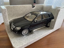 AutoArt Dealer Mercedes Benz C Class Klasse Wagon S204 Obsidian Black 1:18