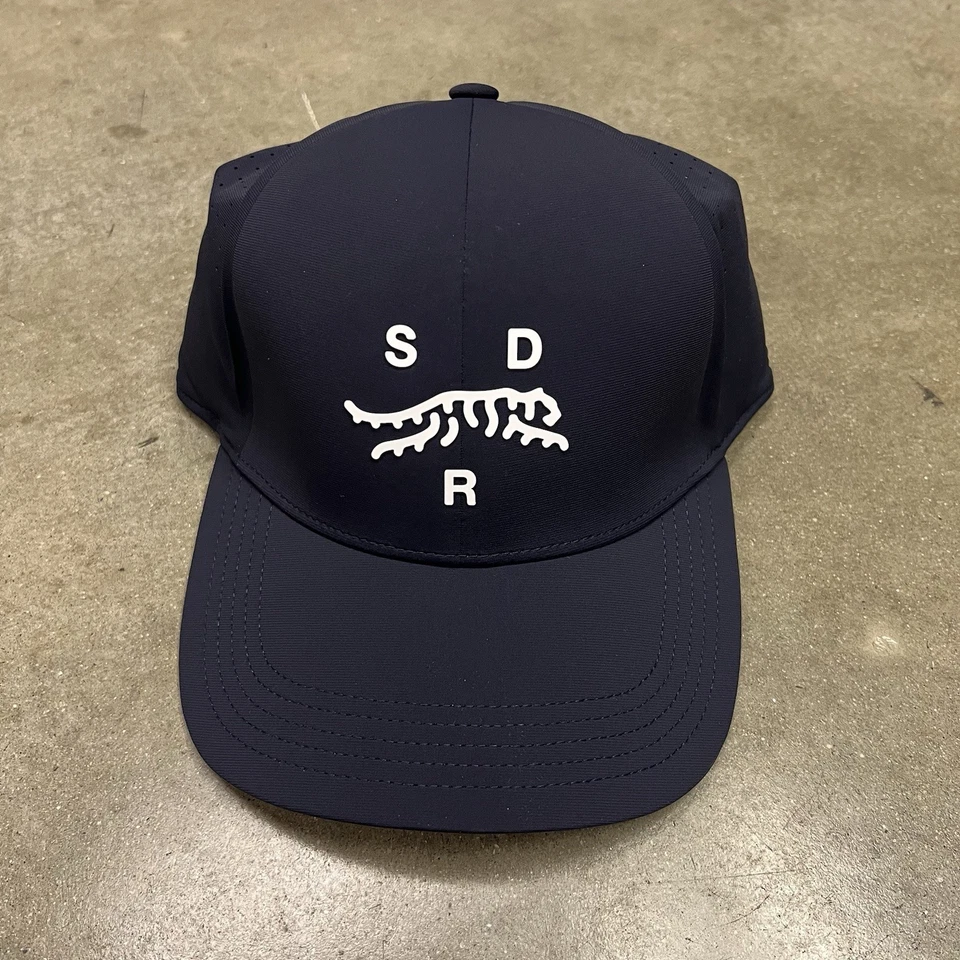 NUEVO CON ETIQUETAS Tiger Woods Sun Day Rojo SDR Ciprés Ajuste Medio Ventilado Sombrero Azul Marino S/M Golf Foto 3 de 4