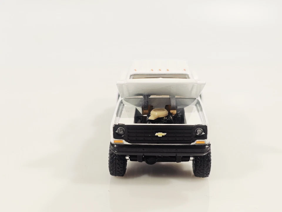 2025 M2 Machines 1975 Chevrolet Silverado 30 4x4 King Cab Dually Squarebody - Image 4 of 4