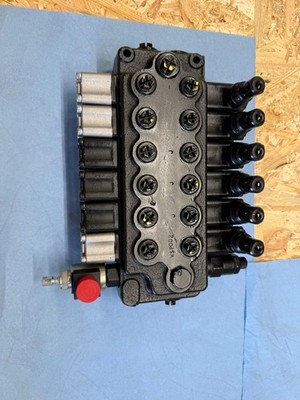 Walvoil Hydrocontrol M50 Monoblock Hydrauliktventil 6 Fach Doppelwirkent 24V