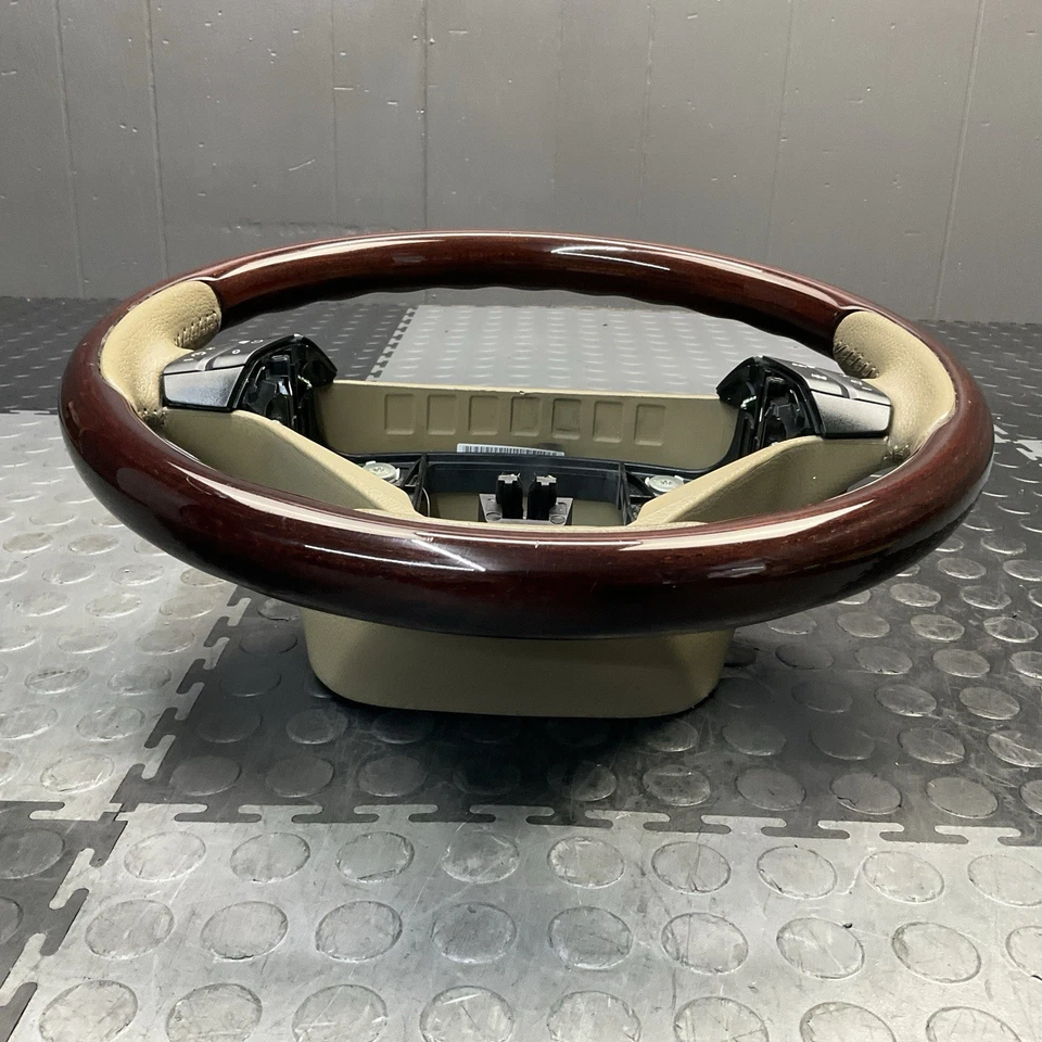 Conjunto de volante Volvo XC90 2010-2014 grão de madeira com interruptores de botão fabricante de equipamento original - Imagem 2 de 4