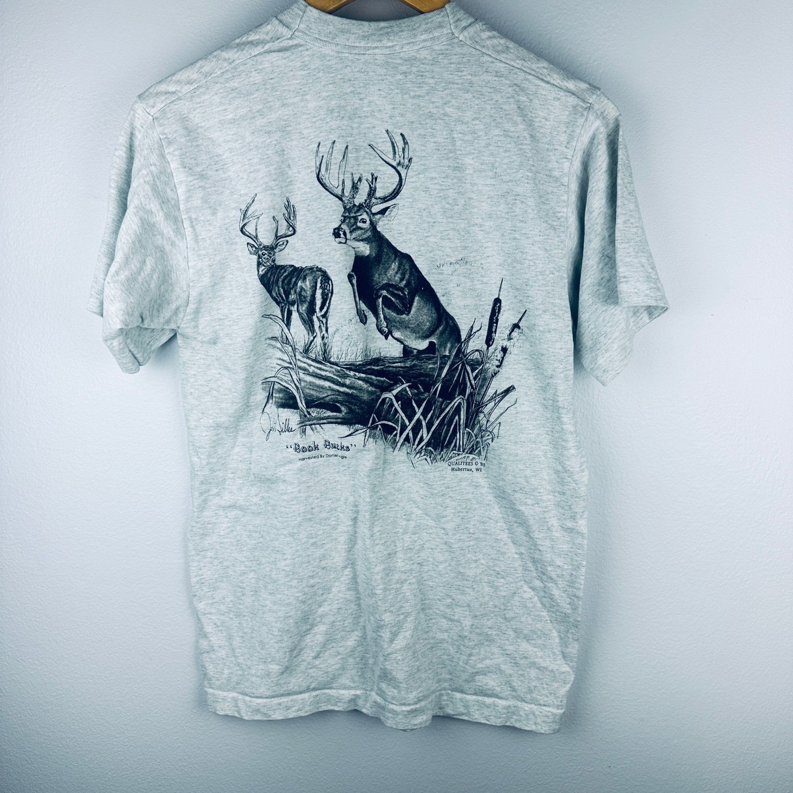 Vintage 90s Deer Hunting T-Shirt Single Stitch John Gilles Book Bucks Wisconsin - Thumbnail 2