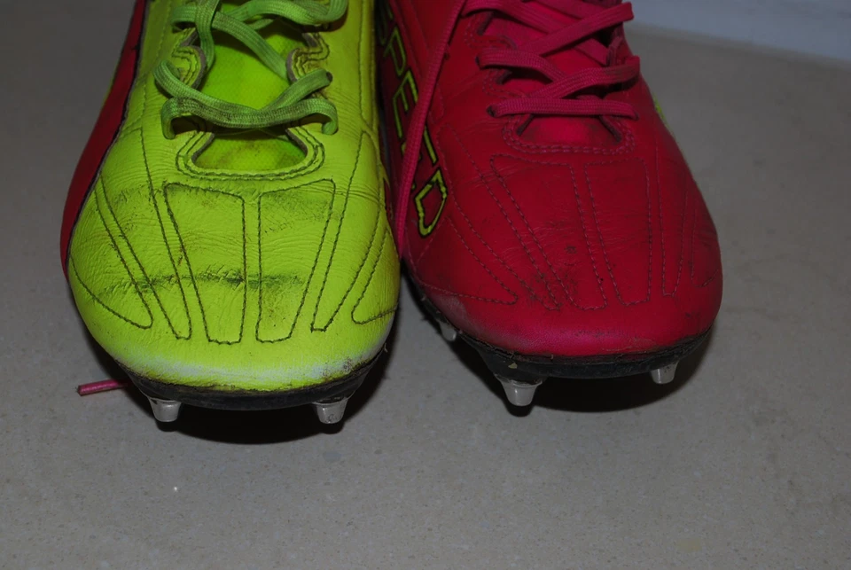 PLAYER ISSUE MATCH WORN PUMA EVOSPEED TRICKS PINK YELLOW FOOTBALL BOOTS 9.5 - Image 4 of 4