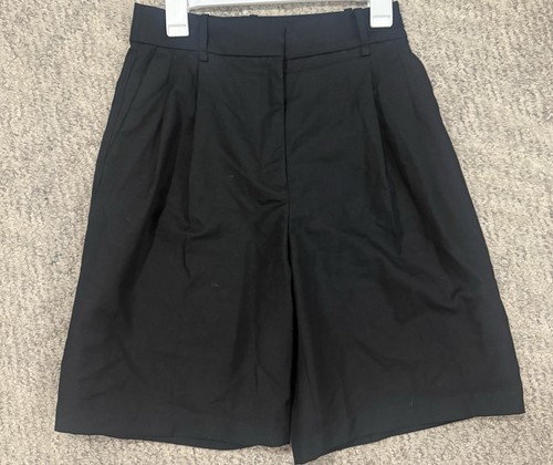 H&M Black pleated bermuda shorts size 4