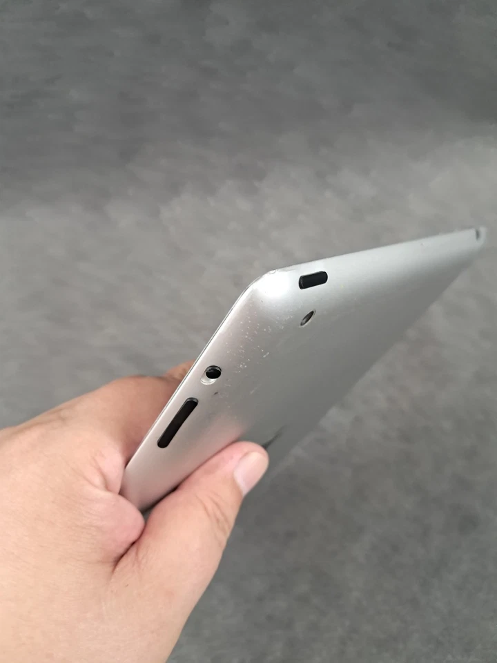 Apple iPad 2 A1395 16GB Wi-Fi 9.7in White Silver Tablet As-Is - Image 4 of 4