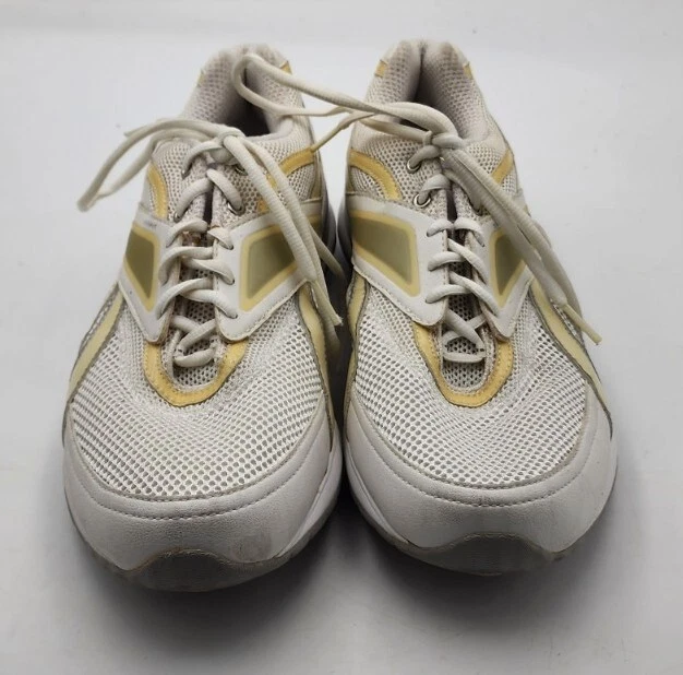 Smooth soled sneakers sale