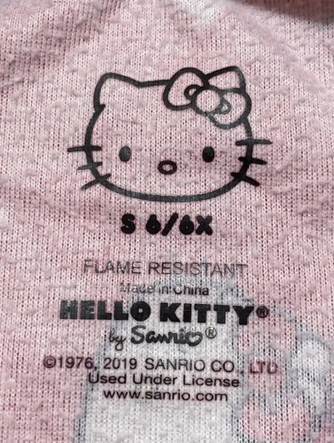HELLO KITTY Pajamas Girls Small 6-6X All Over Logo Fleece Nightgown - Picture 4 of 7