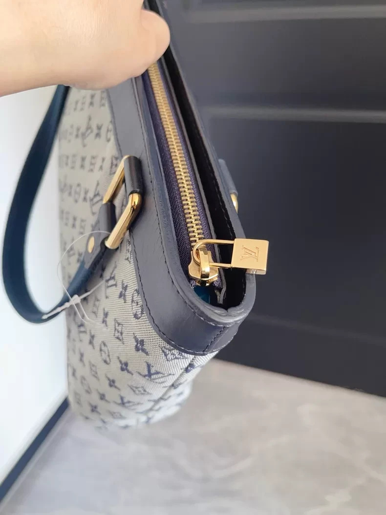 jseovM20092 LOUIS VUITTON LV オンブル150 Louis Vuitton Blue & White Monogram Mini Lin Denim Tote Bag Navy
