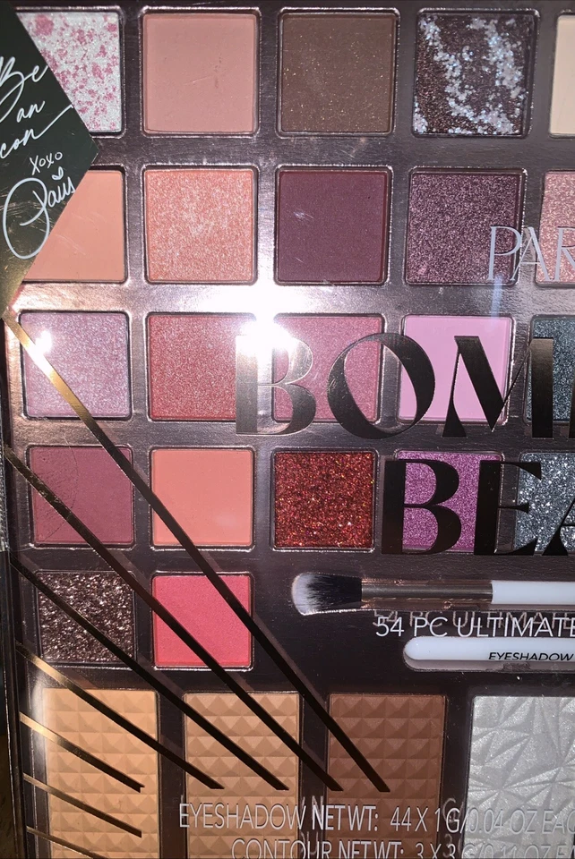 Paleta Paris Hilton Bombshell Beauty 54 piezas Ultimate Face & Eye Foto 4 de 4