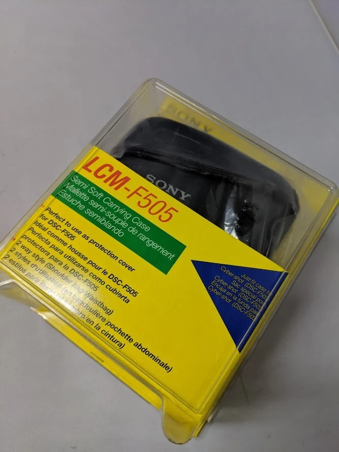 Sony LCM-F505 Semi-Soft Camera Carrying Case  - Image 3 of 3