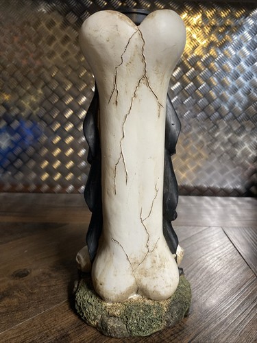 Skeleton Bones With 5 Skulls in a Circle Halloween 9" Candle Holder - Picture 3 of 5