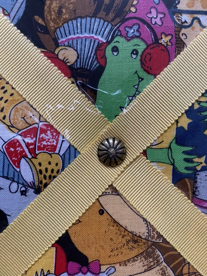 BN - ZOO ANIMALS Retro Print Fabric Notice Message Board - 24”(60cm) x 24”(60cm) - Image 3 of 4