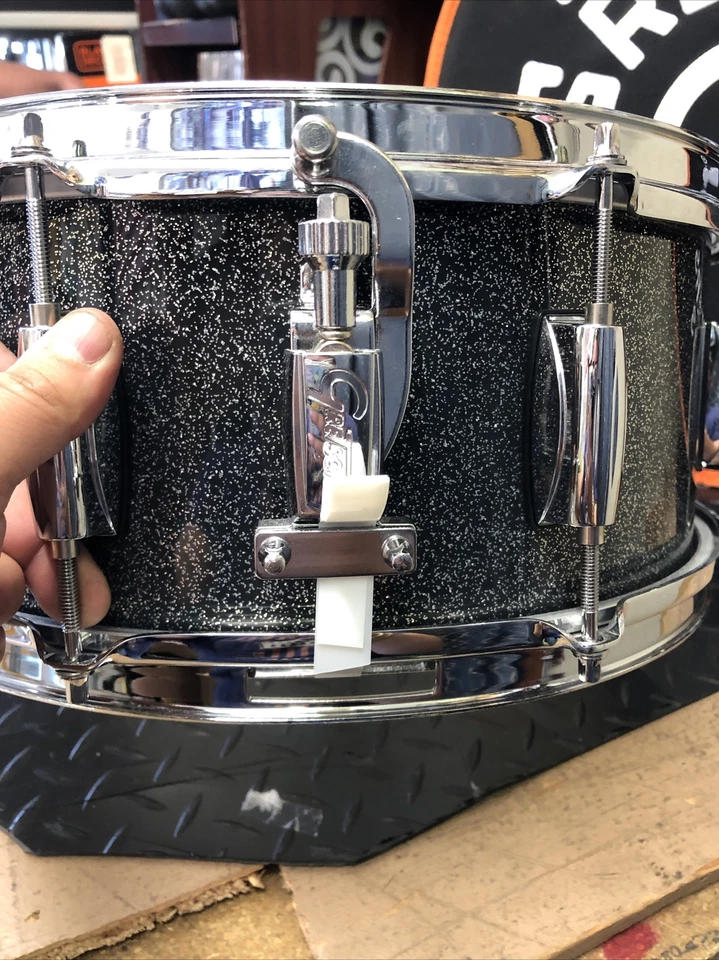 Tambor Gretsch Catalina Arce 6.5x14" Negro Polvo de Estrellas con Estuche de Viaje Foto 3 de 4