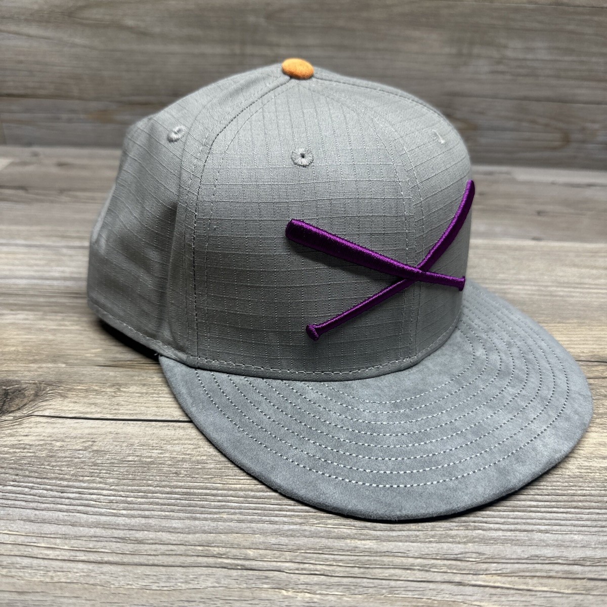 New Era x Crossed Bats Logo Embroidery 59Fifty Fitted 7 3/4 New Era x Crossed Bats Logo Embroidery 59Fifty Fitted 7 3/4
