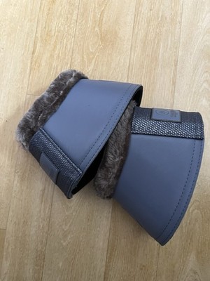 Eskadron Essence Doveblue Hufglocken Gr L Neu mit Etikett
