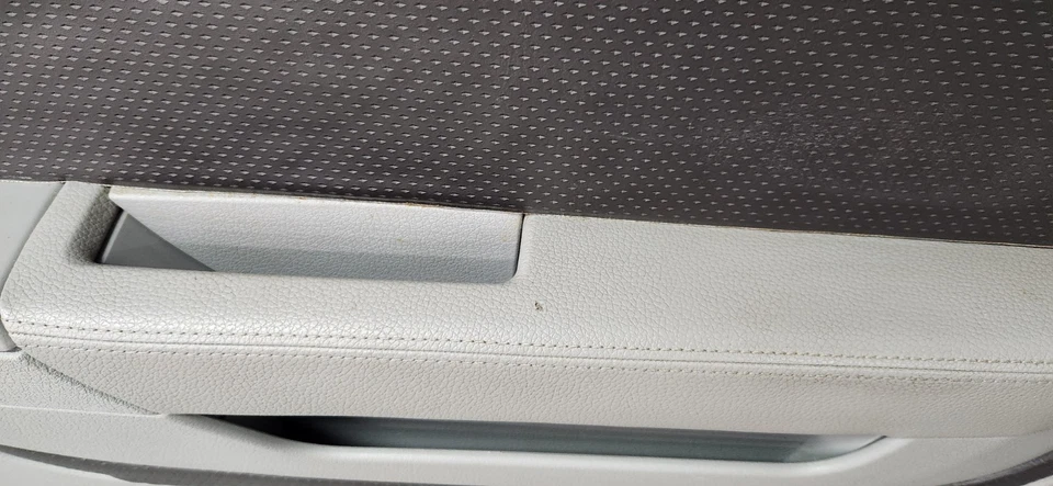 2005-2009 Ford Mustang GT V6 Grey LH & RH Door Panel SET OEM - Image 4 of 4