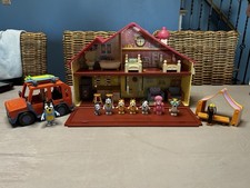 Bluey House w/ 9 Characters And Jeep