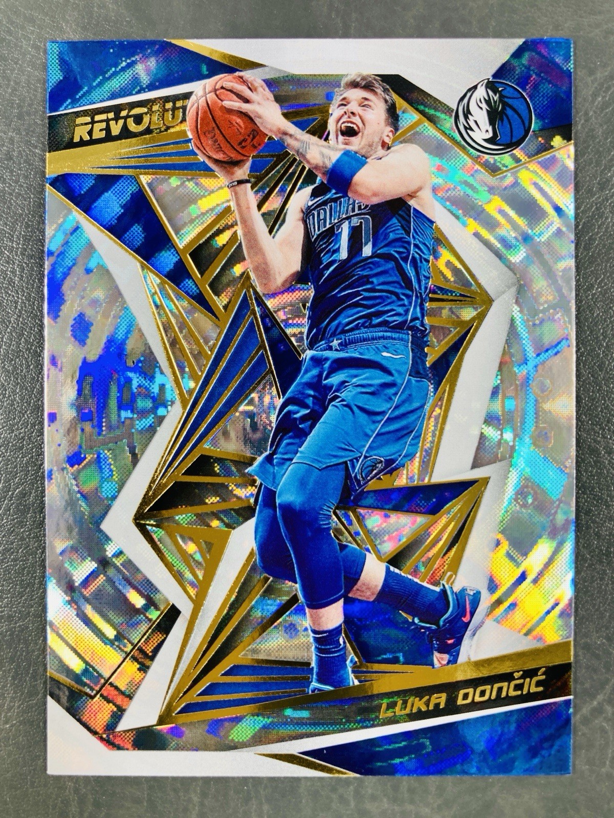 2019-20 Panini Revolution Luka Doncic Fractal #73 Lakers Mavericks RARE SP 🔥💎