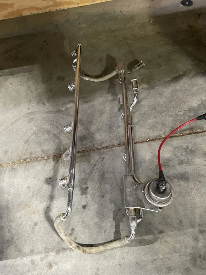 86-93 Ford Foxbody/Mustang/mercury Cougar/ Thunderbird 5.0 Fuel Rail OEM Pre-Own - Image 2 of 4