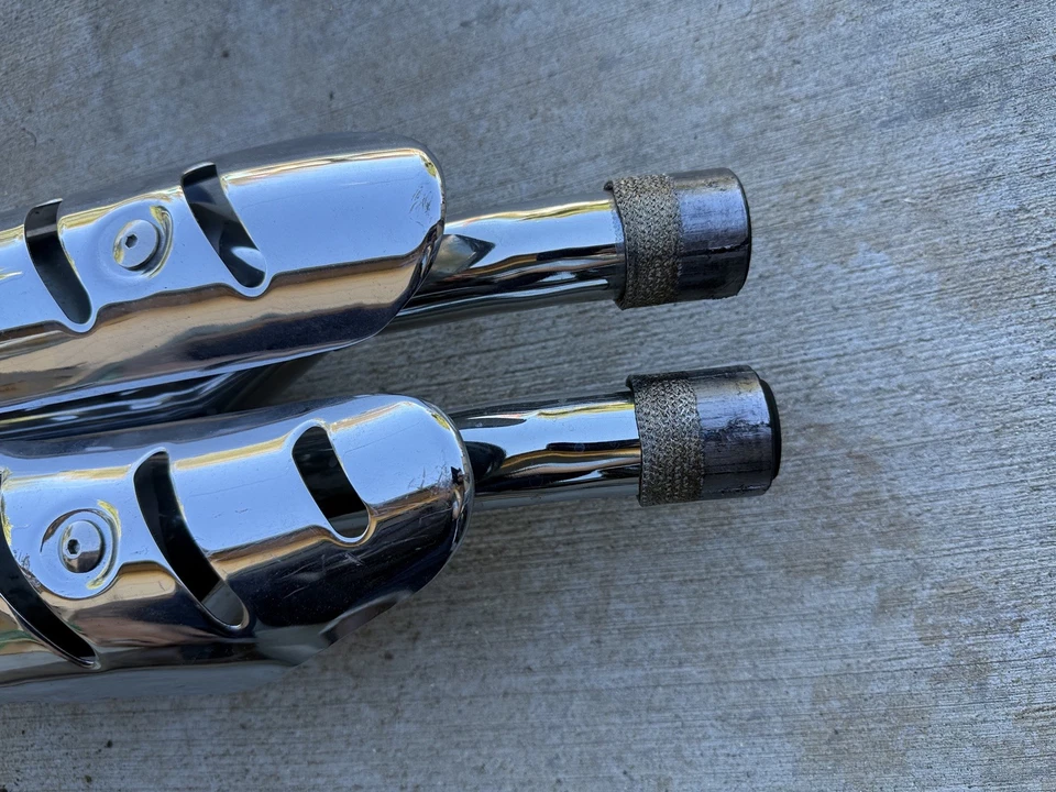 Triumph Scrambler 2016 doble escape con soporte de montaje y escudo Foto 3 de 4