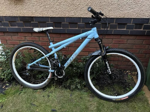 GT Chucker jump bike - Picture 1 of 5