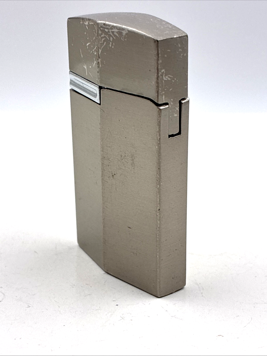 Vintage PARIS EIFFEL TOWER Butane Metal Cigarette Lighter Good Spark a371
