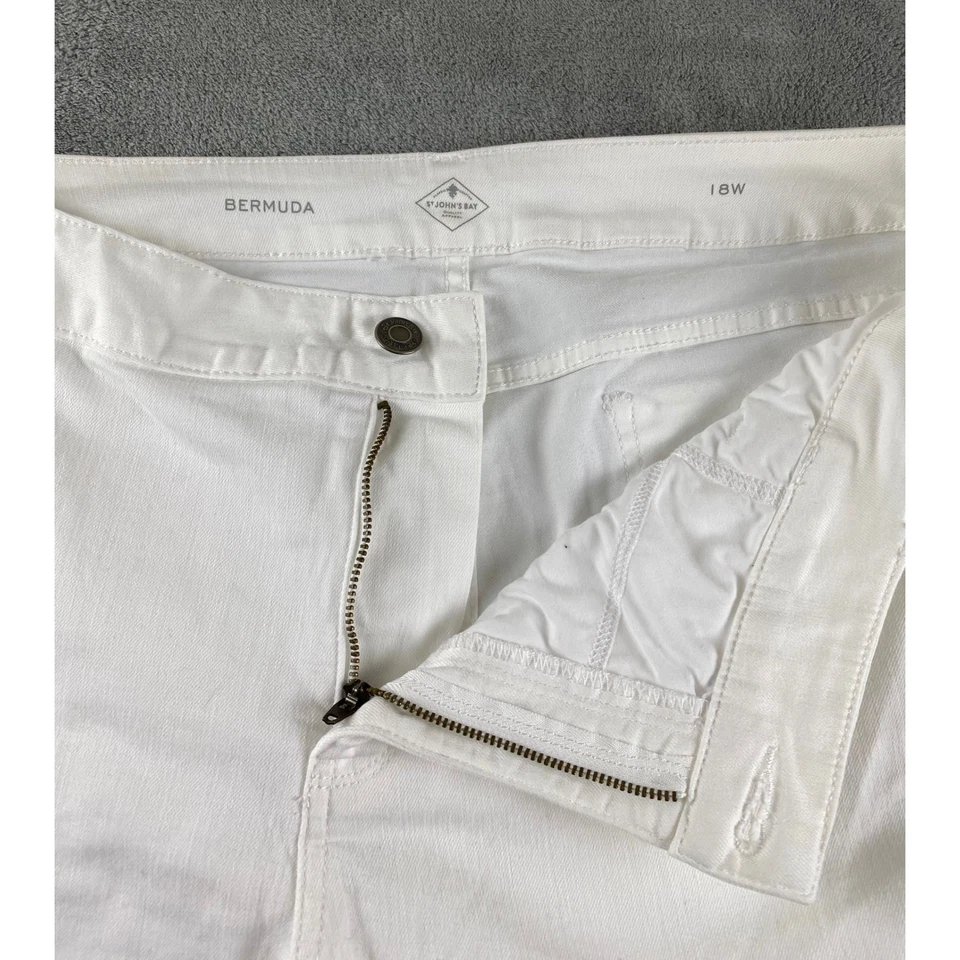 St John's Bay White Bermuda Shorts Women's Size 18W Cuffed Casual Summer - Image 2 of 4
