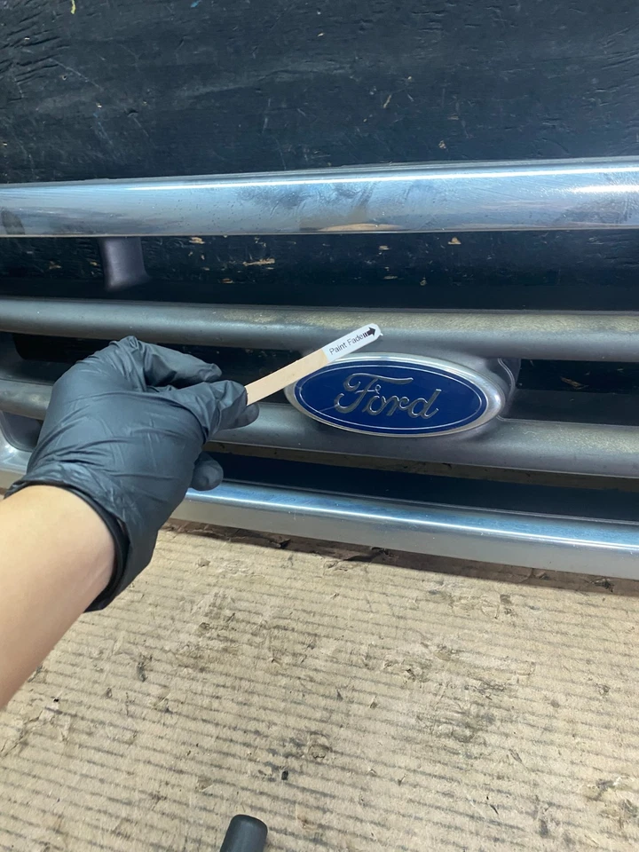 2003 to 2007 Ford Econoline E150 E250 E350 Front Grille Grille OEM s5662 DG - Image 4 of 4