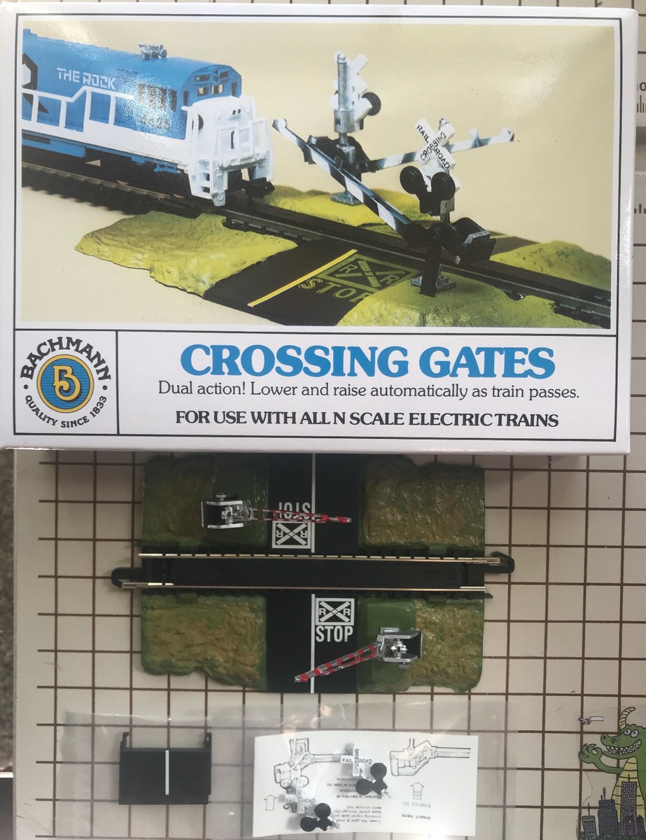 HO Scale Model Railroad Trains Bachmann EZ Track Silver 90 Degree