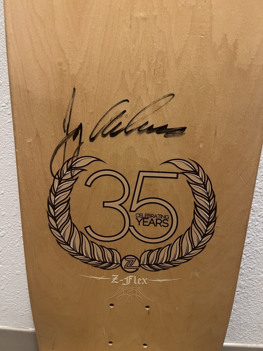 THE ESSENTIAL Jay Adams サイン入り JAY ADAMS BOOK THE ESSENTIAL スケボージェイアダムス - メルカリ