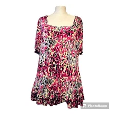 Gitano 18/20 ruffle bottom poly/spandex blend geometric print tunic