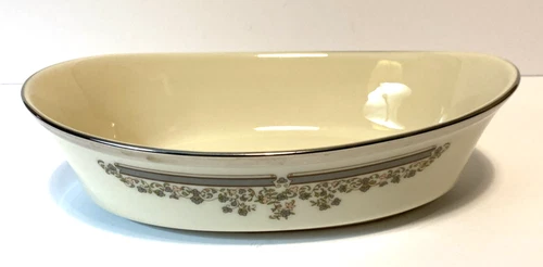 LENOX  LACE  POINT  OVAL  VEGETABLE  BOWL  WHITE  