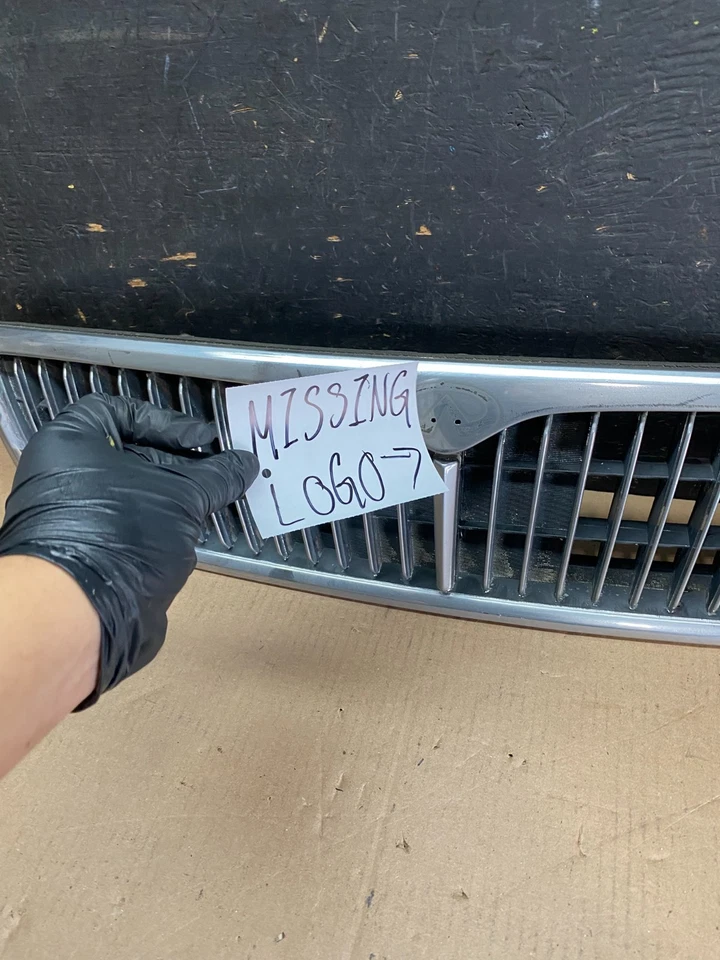 Parrilla superior delantera Infiniti i30 1996 a 1999 OEM Q0485 DG Foto 4 de 4