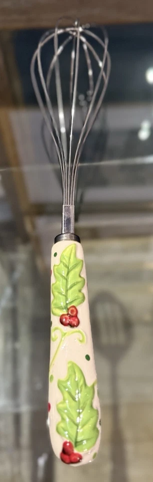 WINTER WHIMSY TENTATIONS•Juego de vacaciones de 2 piezas•Cuchara ranurada y batidor• Foto 3 de 4