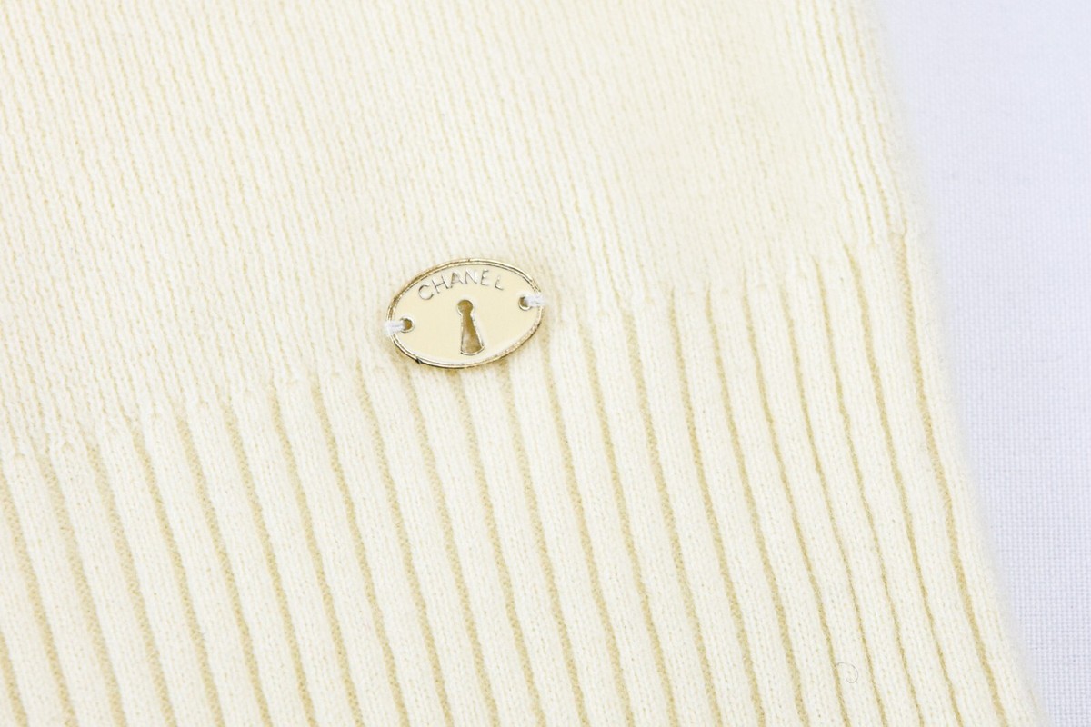 Vintage CHANEL Knit Turtleneck Sweater Ivory CC Logo Long Sleeve