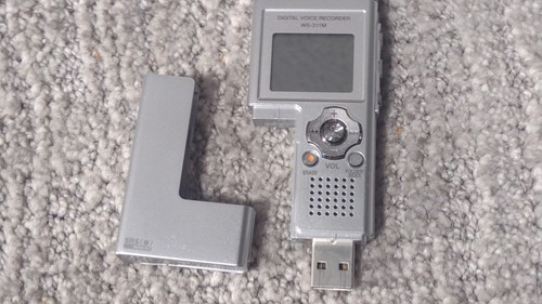 OLYMPUS WS-311M Digital Voice Recorder SILVER Pre-Owned Tested Working! - Picture 4 of 10