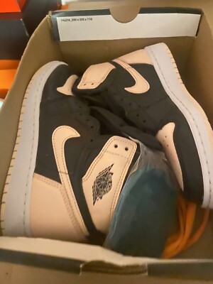 Size 3.5y- Jordan 1 Retro High OG Crimson Tint 2019 B grade