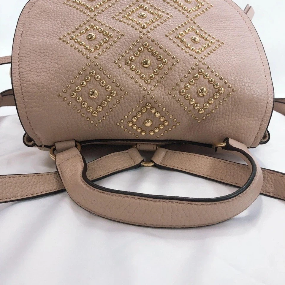 Mochila Michael Kors Riley Grande Lt Rosa Beige Cuero Guijarro Dorado Tachonado Foto 3 de 4