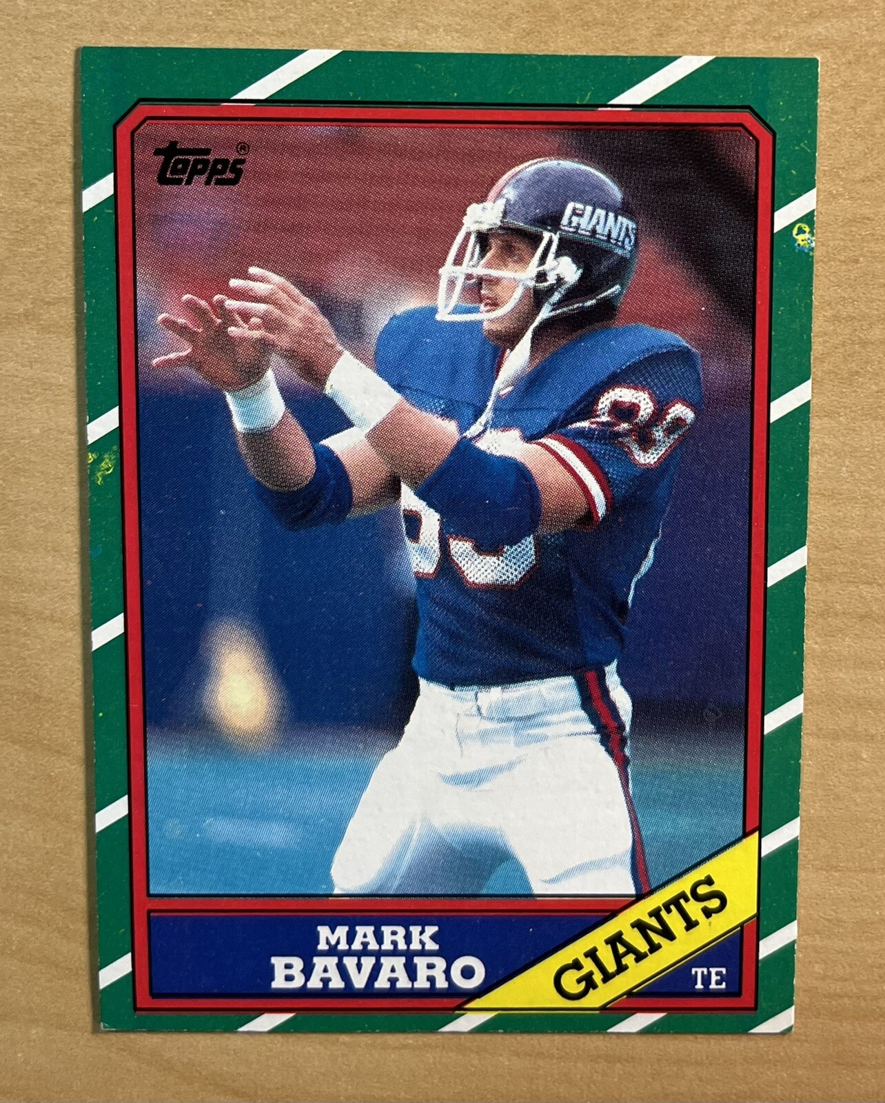 Mark Bavaro 1986 Topps Football Rookie Card #144, MINT