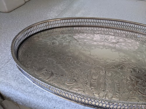 VINTAGE SILVER PLATED GALLERIED BUTLERS SERVING TRAY - 15 X 9 3/4 INCHES - Picture 4 of 9