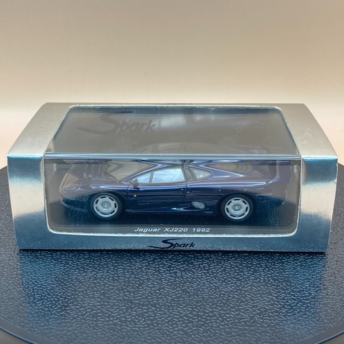 Spark 1/43 Jaguar XJ 220 1992 metallic blue 1992 resin model S0767 - Picture 2 of 18